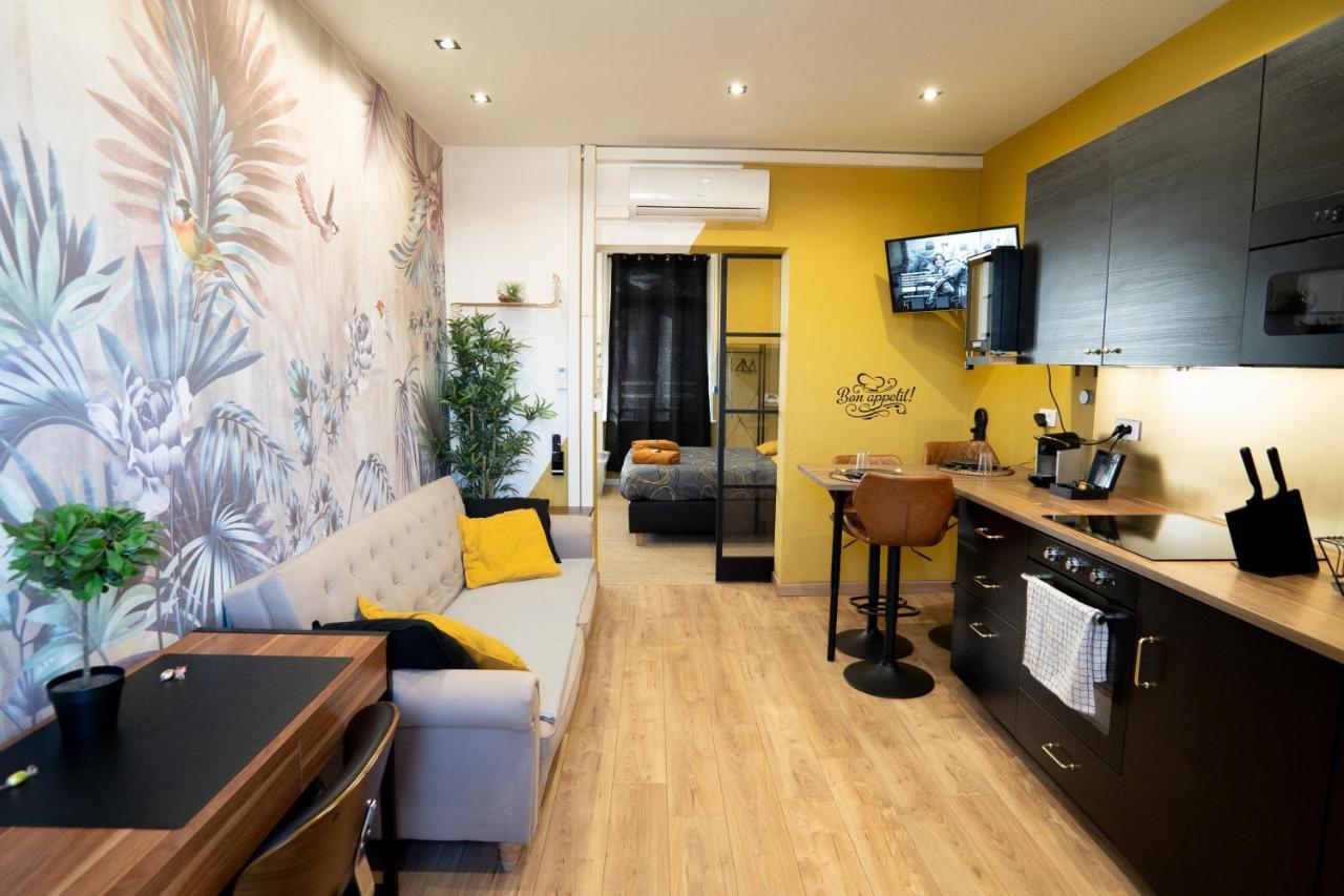 Capsule Premium Balneo & Home Cinema Valenciennes Exterior foto