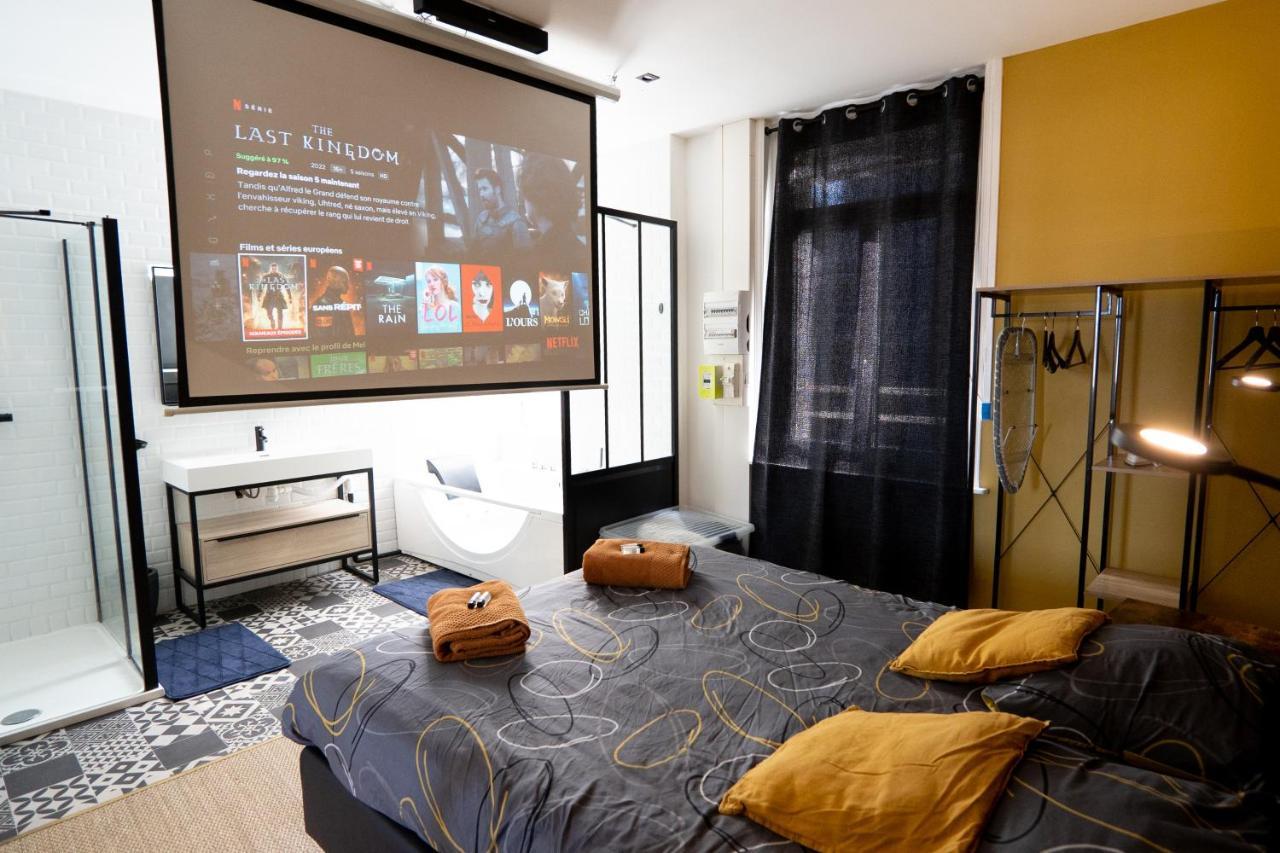 Capsule Premium Balneo & Home Cinema Valenciennes Exterior foto